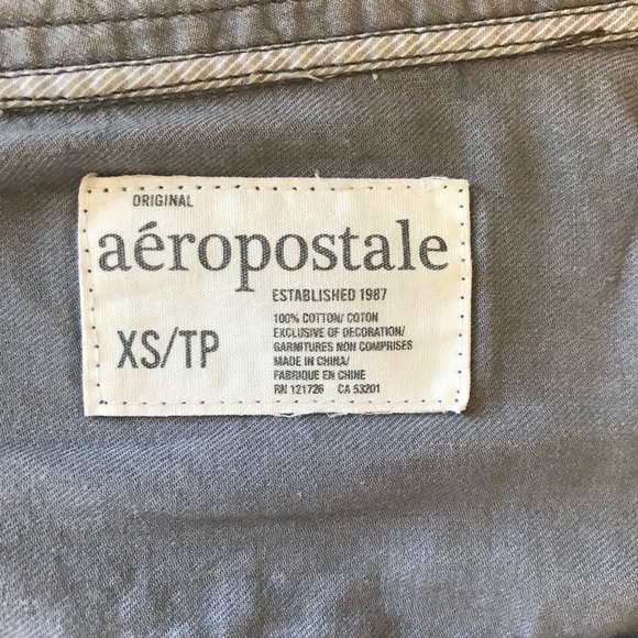 AEROPOSTALE - grey button up w collar - Picture 4 of 4